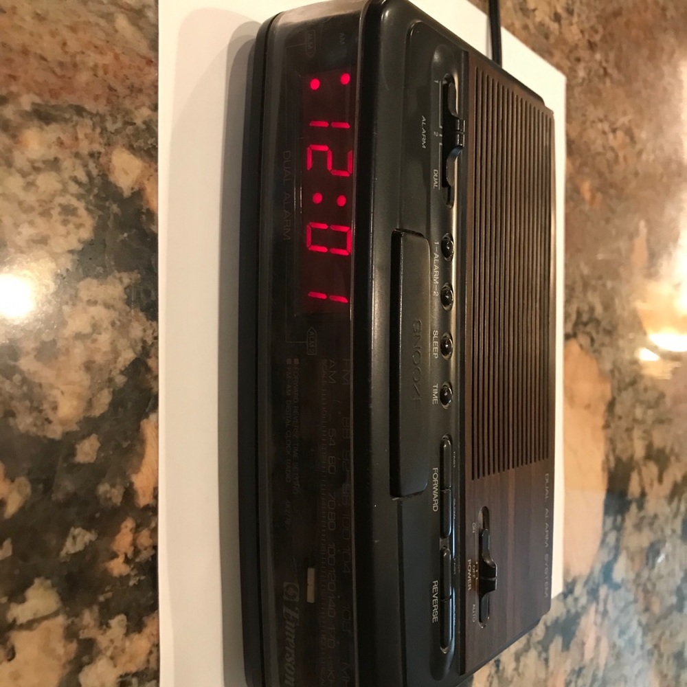 Vintage Emerson Alarm Clock AM/FM Radio